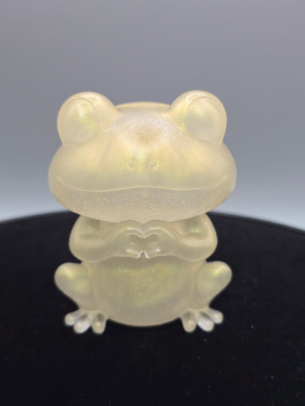 Resin pearlesque Frog