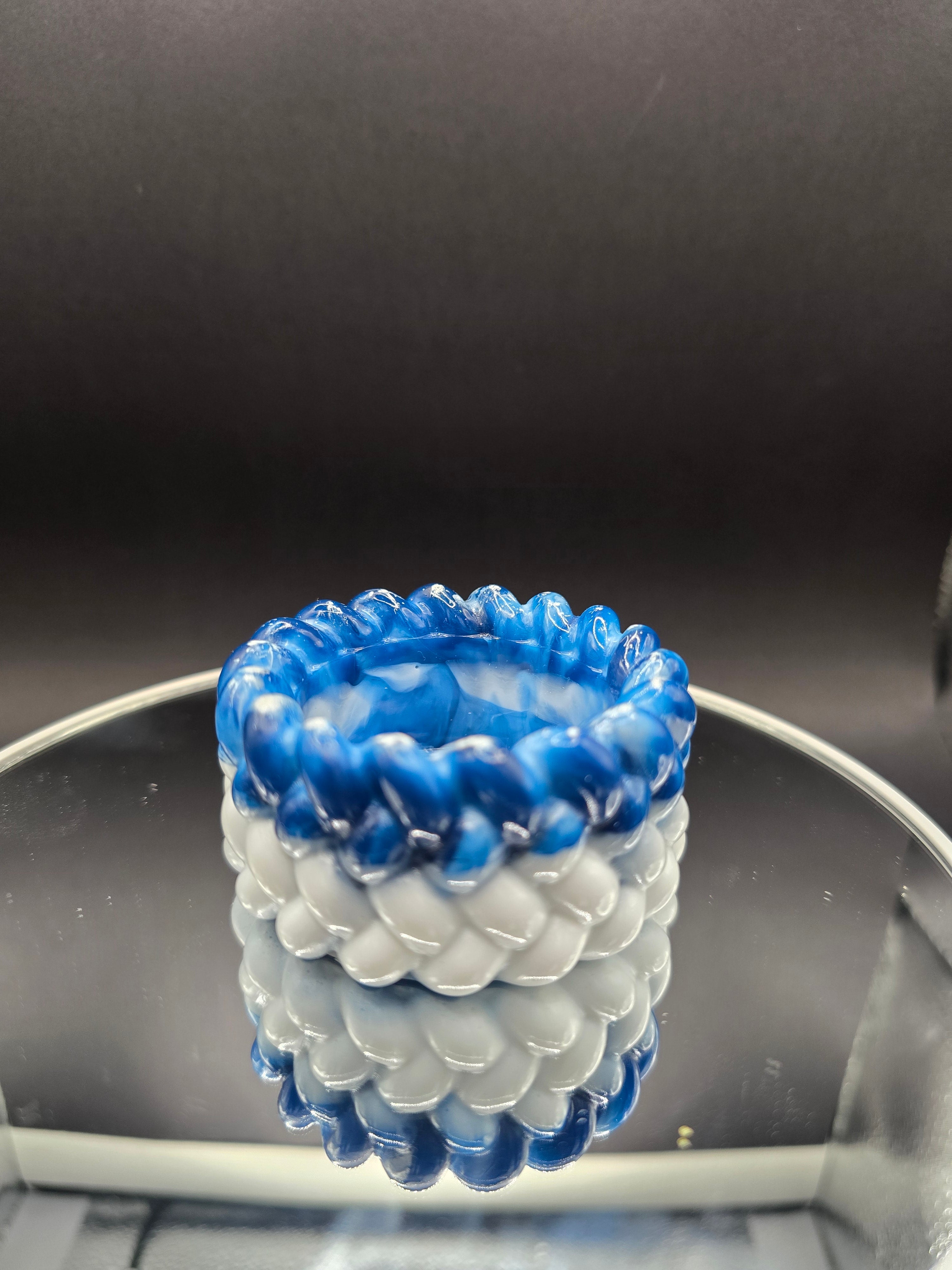 Blue and White Resin Motive