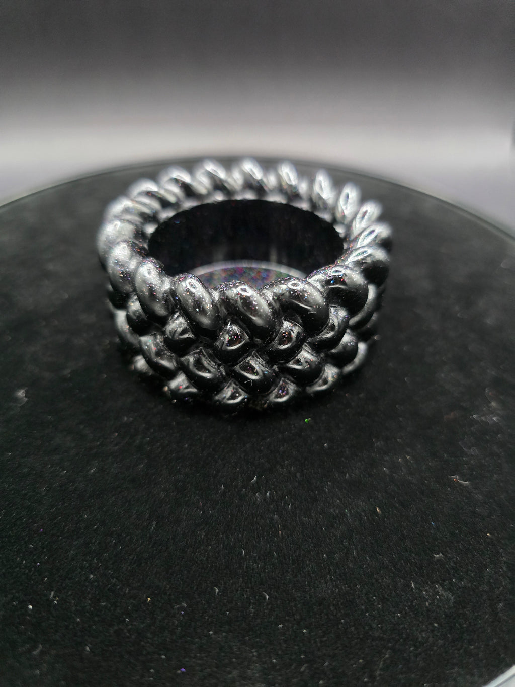 Black Motive Resin